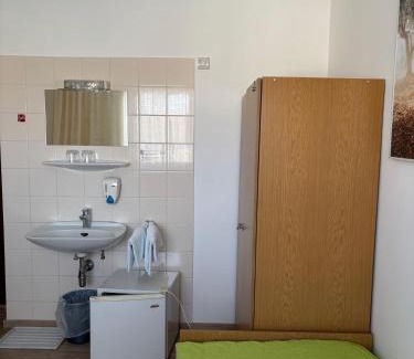Mannswoerth Lit Et Petit-Déjeuner | Pension Eicher
