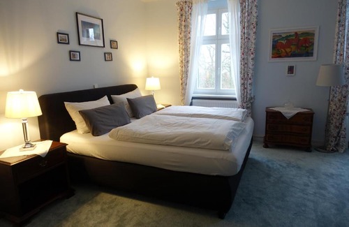 Reitwein Maison | Pension Gräfliche Villa