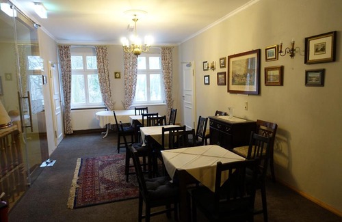 Reitwein Maison | Pension Gräfliche Villa