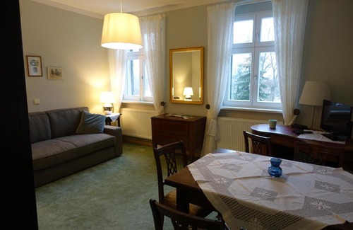 Reitwein Maison | Pension Gräfliche Villa