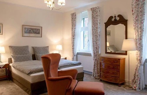 Reitwein Maison | Pension Gräfliche Villa