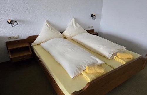 Herrischried Maison | Pension Hauber - Kirschtortenzimmer mit Balkon