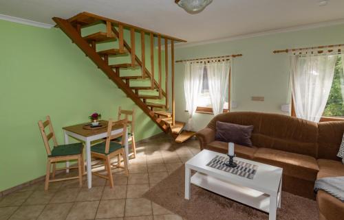 Burg-Dorf Appartement | Pension Lukask