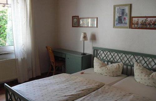 Ilversgehofen Maison | Pension Reuss - Hotel garni