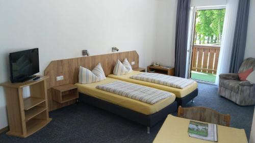 Bad Goegging Lit Et Petit-Déjeuner | Pension Schneider, Bad Gögging