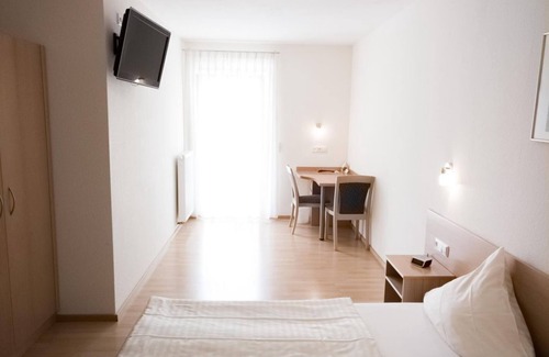 Morlheim Lit Et Petit-Déjeuner | Pension Zum Bahnhof - Doppelzimmer, Dusche, WC