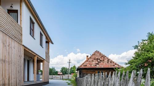 Suseni Lit Et Petit-Déjeuner | Pensiunea Agroturisticā Lukács Panzió