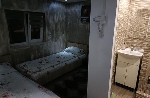 Tirgu Jiu Maison | Pensiunea Casa Bianca