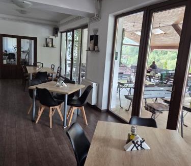Suncuius Maison | Pensiunea Gradia Șuncuiuș