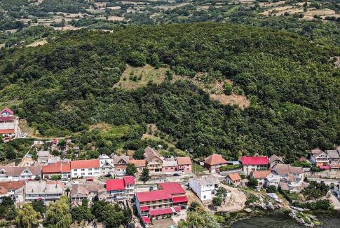 Coronini Maison | Pensiunea Leonardo