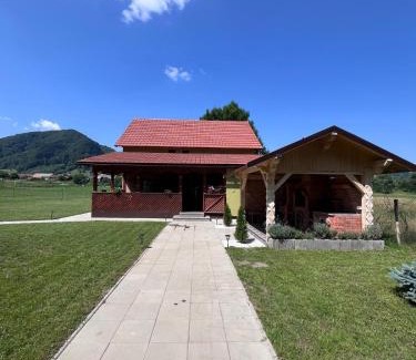Vama Buzaului Maison | Pensiunea Mihade