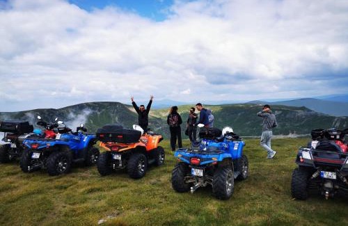 Stanesti Maison | Pensiunea Valea Șușiței, Ciubar, Sauna, ATV, Safari, Offroad Jeep, Ghid Turistic Climbing, Rafting, Safari, Paragliding