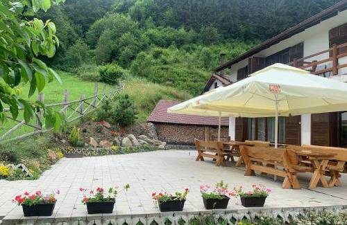 Rau Sadului Maison | Pensiunea Valea Pinului