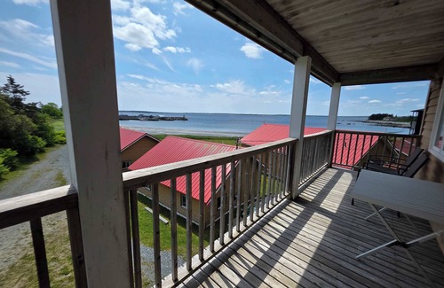 Hunts Point Appartement | Pent House at Hunts Point Beach Cottages