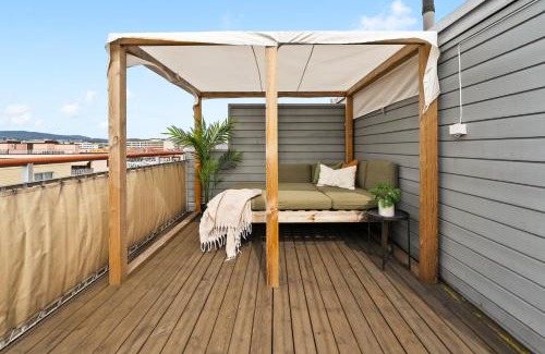 Gronland Appartement | Penthouse 3-Story with 2 Terraces & Balcony