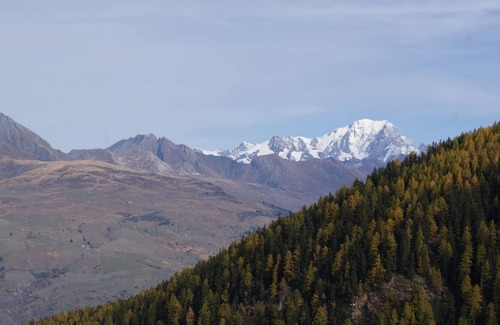 La Roche Appartement | Penthouse chalet appartement, 8 couchages, Sky TV, internet et garage belle vue