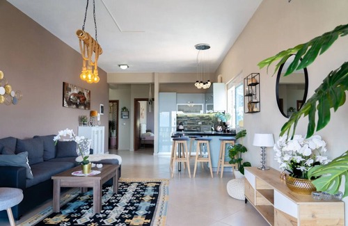 Sarande Appartement | Penthouse Condo in Sarandë with views