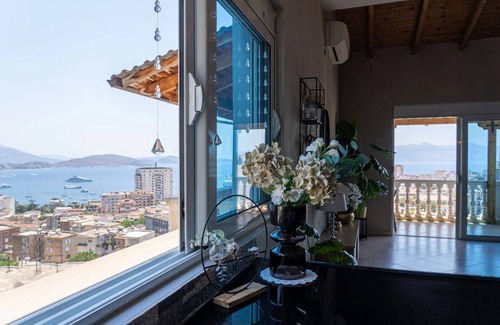 Sarande Appartement | Penthouse Condo in Sarandë with views
