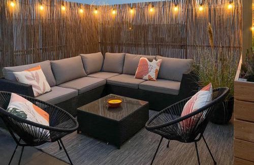 Ehmen Appartement | Penthouse-Ferienwohnung Wolfsburg mit Dachterrasse WLAN Smart-TV überdachter Parkplatz Wallbox