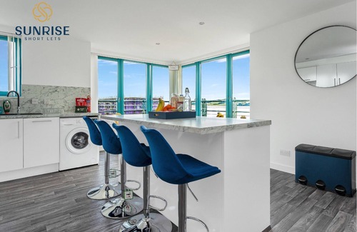 Dundee Appartement | Central PentHouse - 3 King Beds