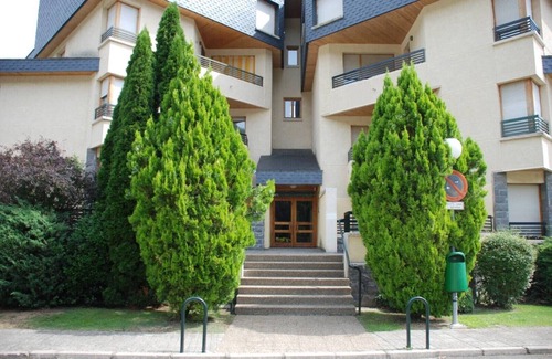 Biescas Appartement | Penthouse à Biescas avec piscine, tennis et barbecue