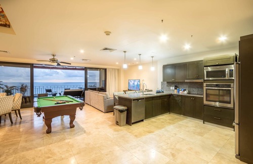Barrio Los Faroles Appartement | Penthouse in the Sky at Croc's Casino Resort!
