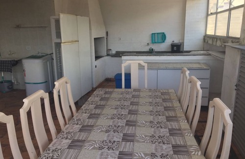 Tupi Appartement | Magnifique couverture! Dans le village Tupi Avec barbecue, un pâté de maisons de la plage!
