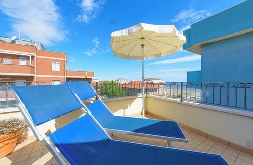 Viserbella Appartement | Penthouse à Viserba, avec terrasse donnant sur la mer, panorama fantastique.