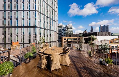 St Luke's Appartement | Penthouse Loft apartment with roof terrace Not for events or parties