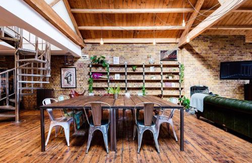 St Luke's Appartement | Penthouse Loft apartment with roof terrace Not for events or parties
