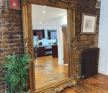 St Luke's Appartement | Penthouse Loft apartment with roof terrace Not for events or parties