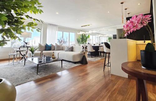 Miraflores Appartement | Penthouse Luxe private Jacuzzi King AC