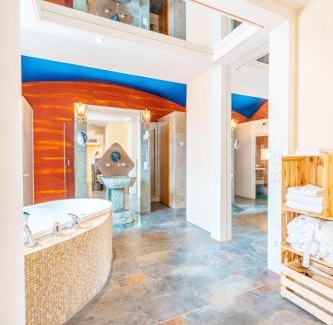 Altotting Hôtel | Penthouse mit Whirlpool, Sauna, Dachterrasse und Schwedenofen, air-condition