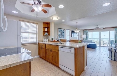 Cocoa Isles Station Balnéaire | Penthouse on Cocoa Beach Ocean Front-Double Balcony
