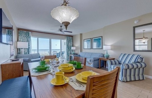 Cocoa Isles Station Balnéaire | Penthouse on Cocoa Beach Ocean Front-Double Balcony