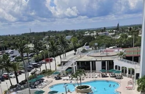 Cocoa Isles Station Balnéaire | Penthouse on Cocoa Beach Ocean Front-Double Balcony