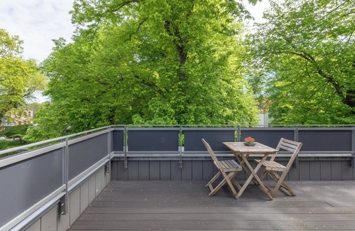 Zentrum Appartement | Penthouse Stine vacation apartment in Husum for up to 3 people
