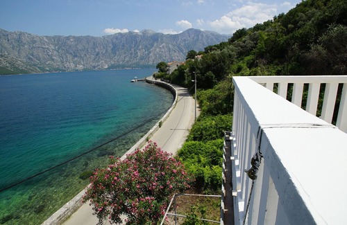 Donji Stoliv Villa | PENTHOUSE STOLIV Jusqu'à 9 lits à 5 m de la mer Ponton privé Terrasse 95m2 Seawiev