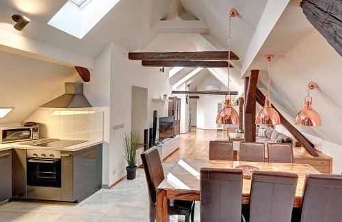 Stare Mesto Appartement | PENTHOUSe SUITE ABOVE