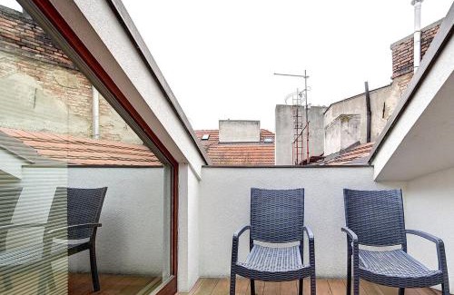 Stare Mesto Appartement | PENTHOUSe SUITE ABOVE