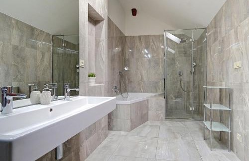 Stare Mesto Appartement | PENTHOUSe SUITE ABOVE