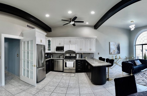 Walkerville Appartement | Penthouse suite in heart of little Italy