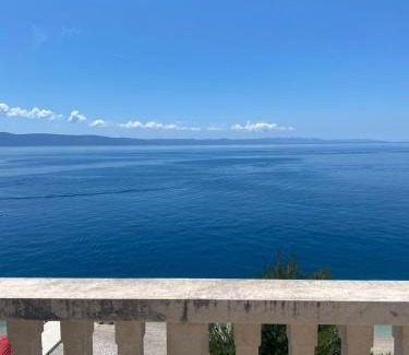 Podgora Appartement | Penthouse Villa Spomenka top floor apartment on central beach
