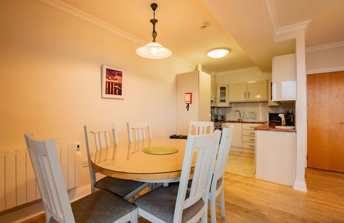 Galway City Centre Appartement | PENTHOUSE avec terrasse privée sur le toit et vue sur l'eau
