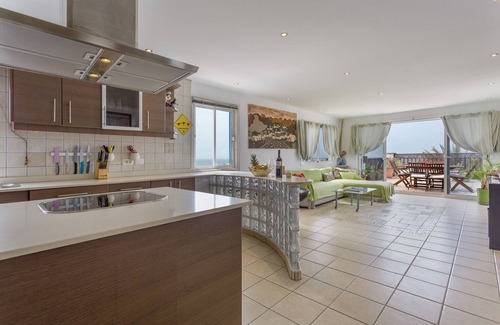 Costa Teguise Appartement | Penthouse with Jacuzzi, Sea & Volcano View