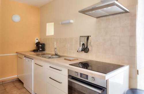 Plogastel-Saint-Germain Maison | Penty breton pour 4 à Plougastel St Germain