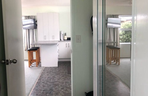 Pukehina Maison | Penzance - Perfect Bach for 2 Families