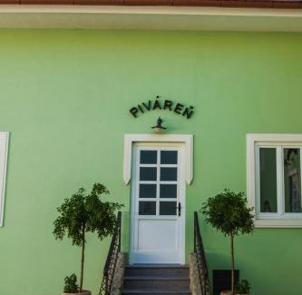 Nove Mesto nad Vahom Maison | Penzión Kúria