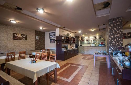Zavazna Poruba Maison | Penzión ZIVKA