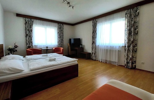 Mikulovice Hôtel | Penzion a restaurace Blatenský dvůr